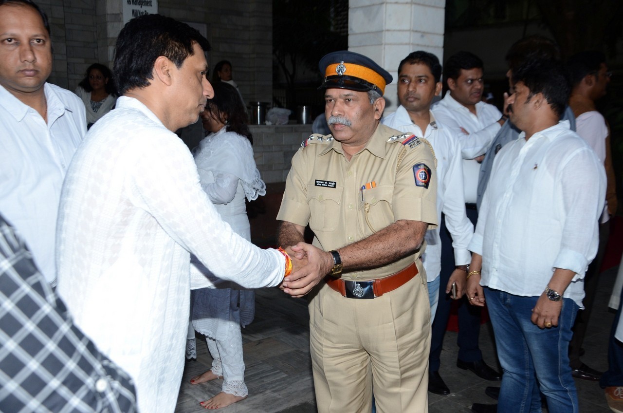 Madhur Bhandarkar Mother Condolence Meet - 79 / 85 photos