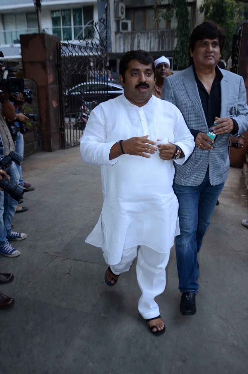 Madhur Bhandarkar Mother Condolence Meet - 85 / 85 photos