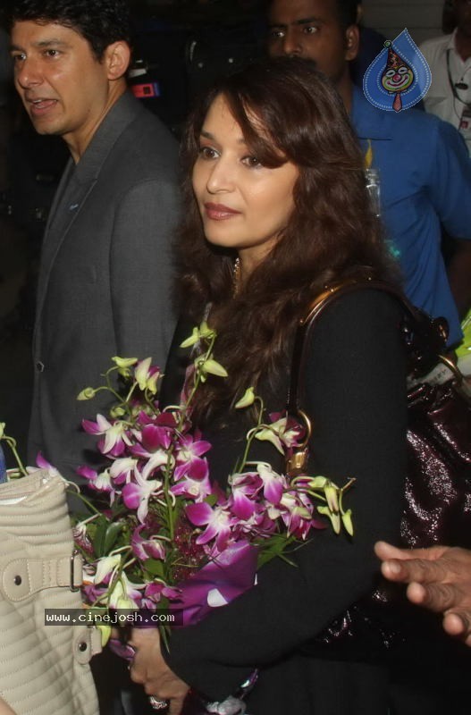 Madhuri Dixit Arrives in India - 3 / 20 photos