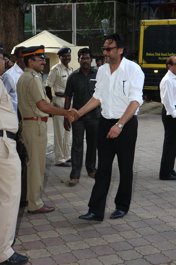 Madhuri Dixit Father Prayer Meet - 46 / 63 photos