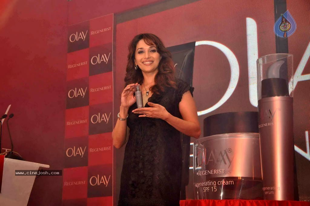 Madhuri Dixit Launches Olay Regenerist - 26 / 30 photos