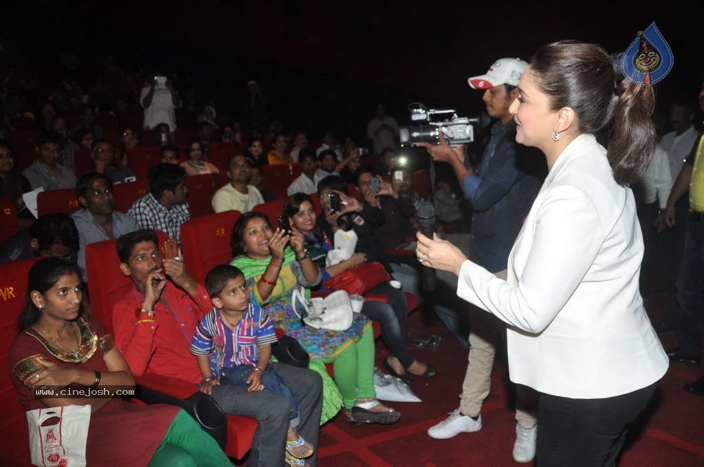 Madhuri Dixit Promotes Dedh Ishqiya - 31 / 44 photos