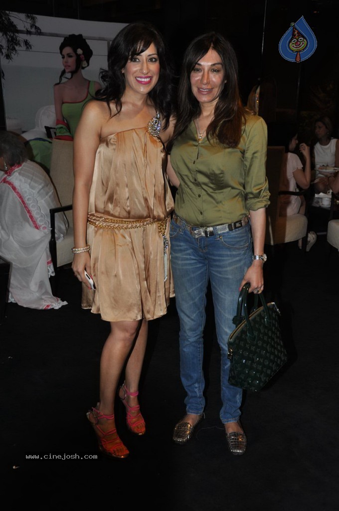 Maheka Mirpuri Spring Summer Collection 2012 - 12 / 37 photos