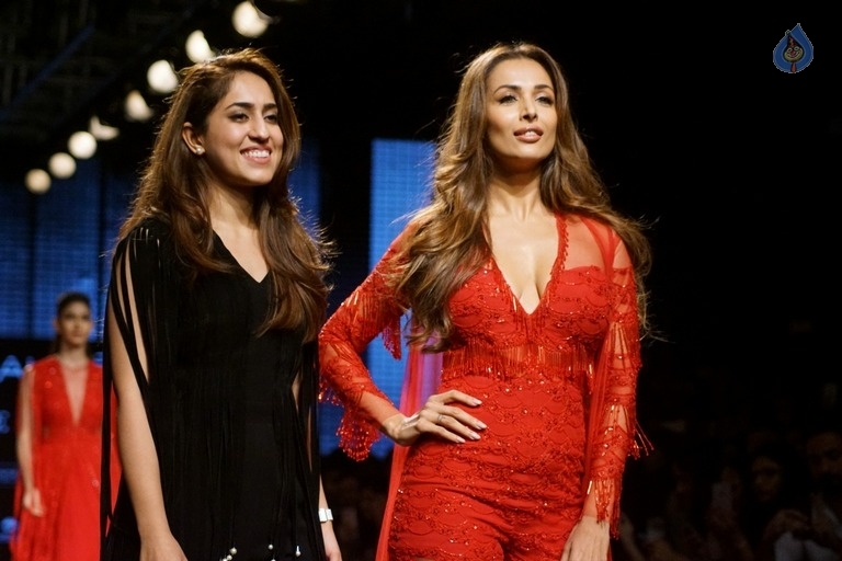 Malaika Arora at LFW Winter Festive 2017 - 3 / 21 photos