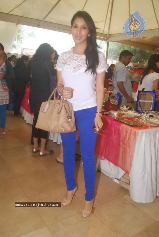 Mana Shetty Araaish Shopping Soiree Event - 3 / 65 photos