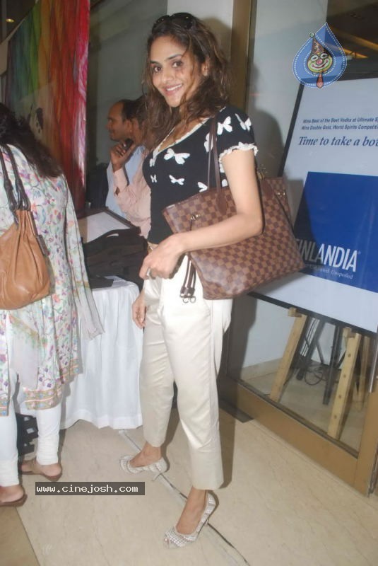 Mana Shetty Araaish Shopping Soiree Event - 12 / 65 photos