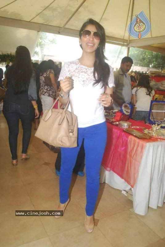 Mana Shetty Araaish Shopping Soiree Event - 14 / 65 photos