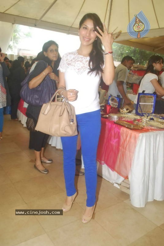 Mana Shetty Araaish Shopping Soiree Event - 31 / 65 photos