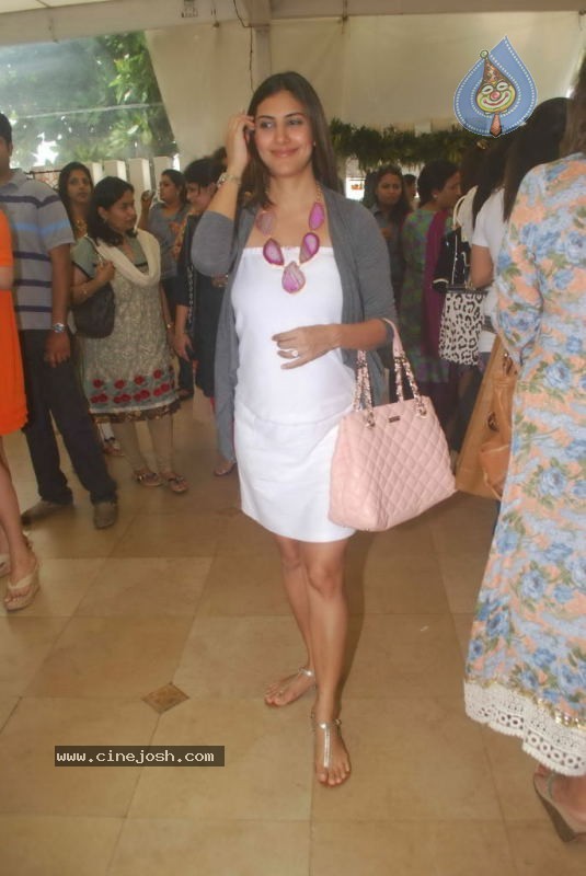 Mana Shetty Araaish Shopping Soiree Event - 46 / 65 photos