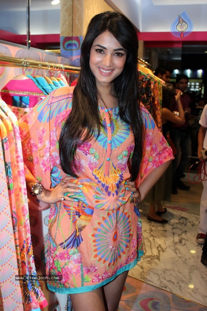 Manish Arora Store Launch - 12 / 26 photos