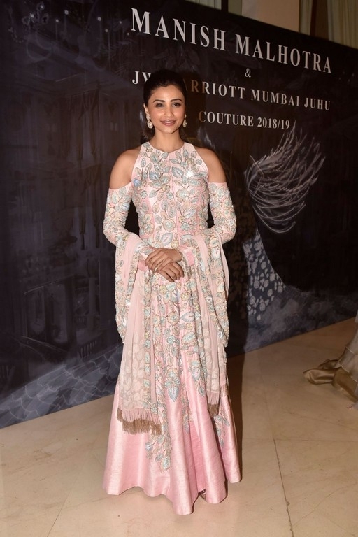 Manish Malhotra Couture Show 2018 - 20 / 38 photos