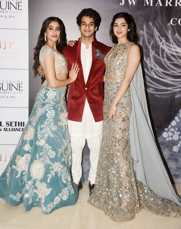 Manish Malhotra Fashion Show Zween - 6 / 22 photos