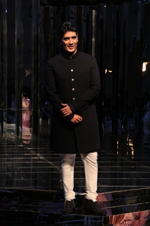 Manish Malhotra Fashion Show Zween - 22 / 22 photos