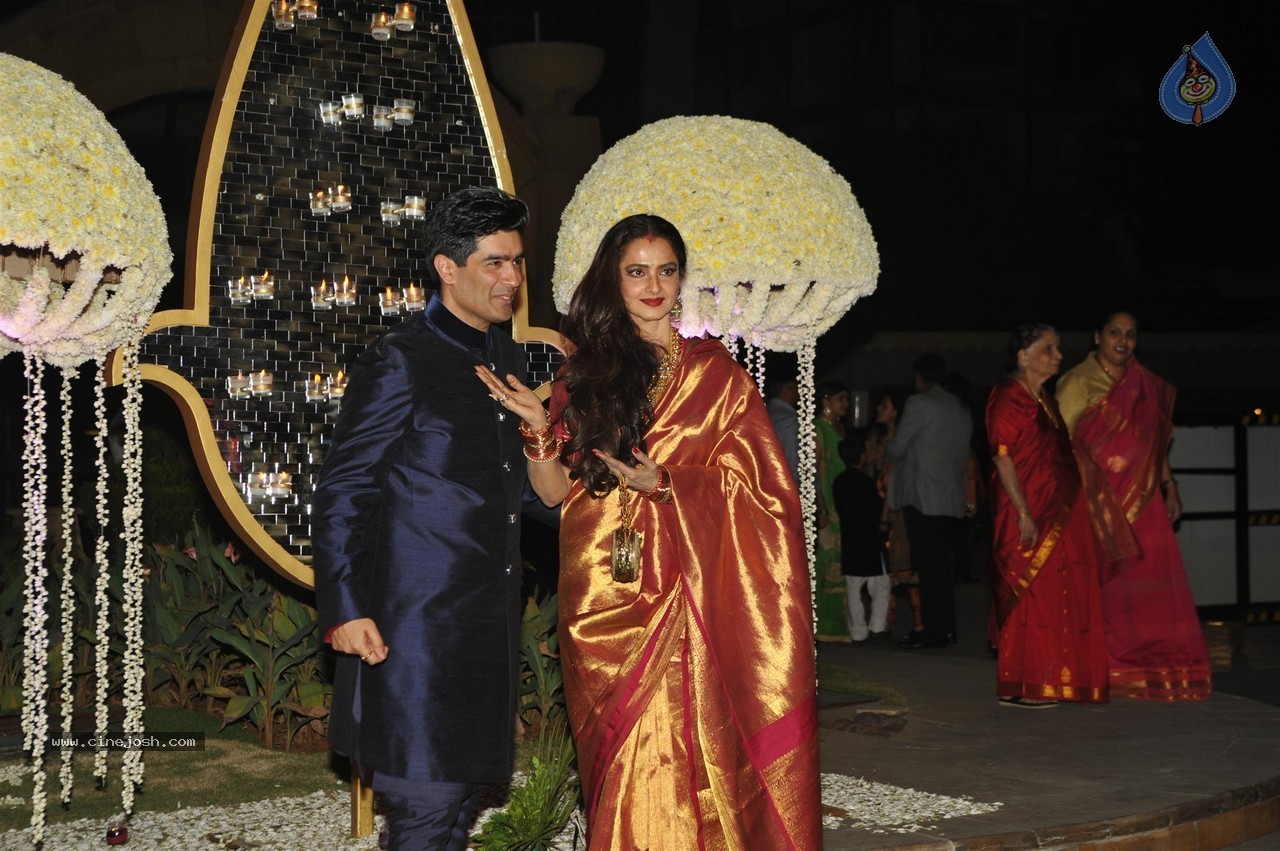 Manish Malhotra Niece Riddhi Malhotra Wedding Reception - 27 / 125 photos