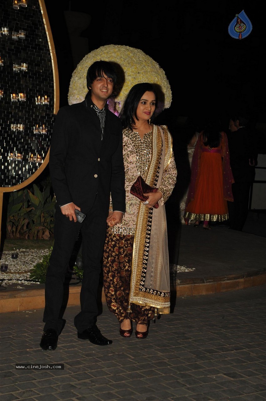 Manish Malhotra Niece Riddhi Malhotra Wedding Reception - 44 / 125 photos