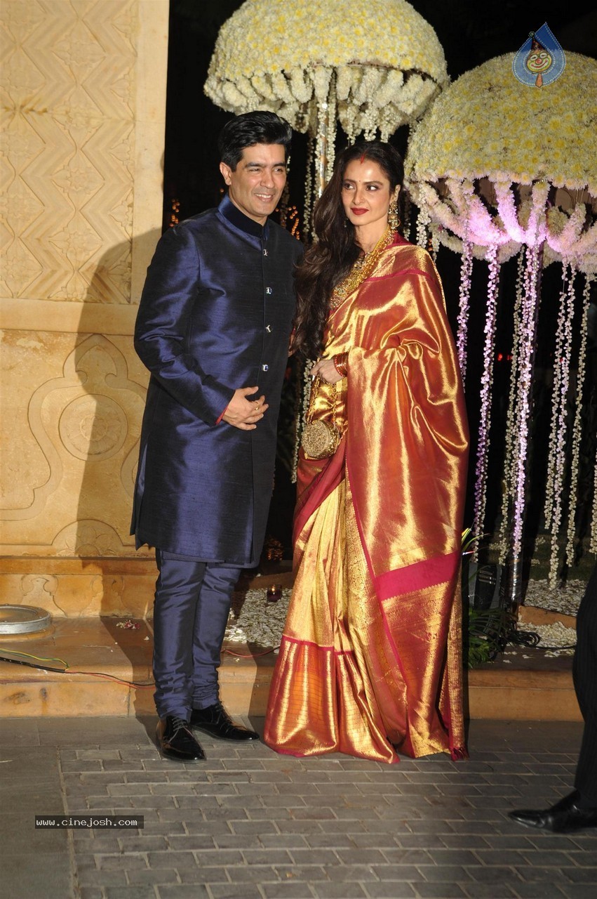 Manish Malhotra Niece Riddhi Malhotra Wedding Reception - 55 / 125 photos