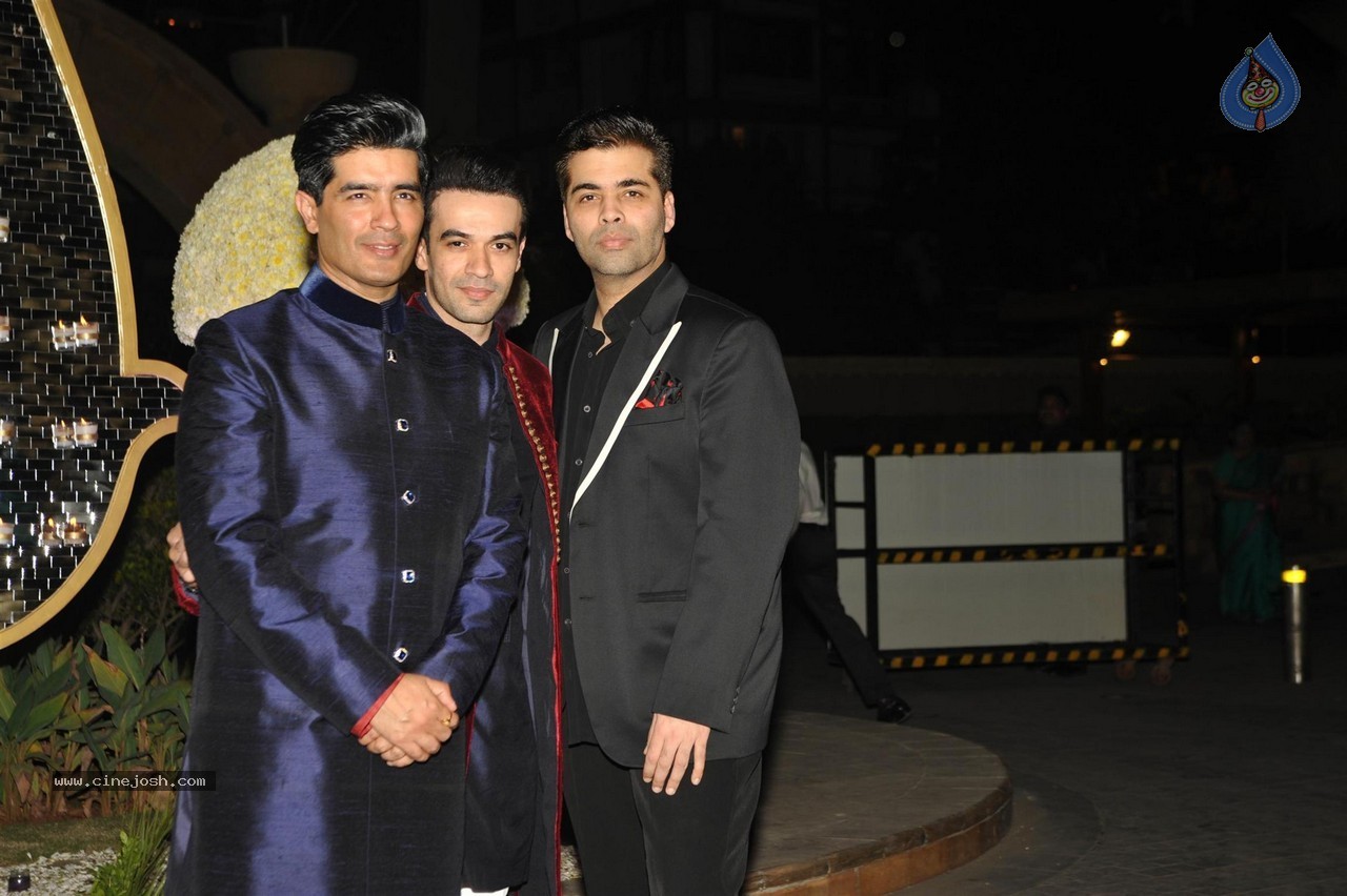 Manish Malhotra Niece Riddhi Malhotra Wedding Reception - 74 / 125 photos