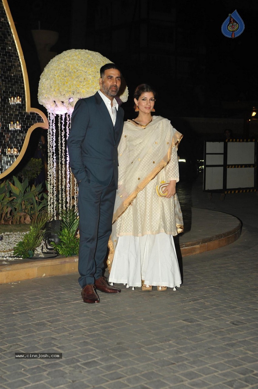Manish Malhotra Niece Riddhi Malhotra Wedding Reception - 78 / 125 photos