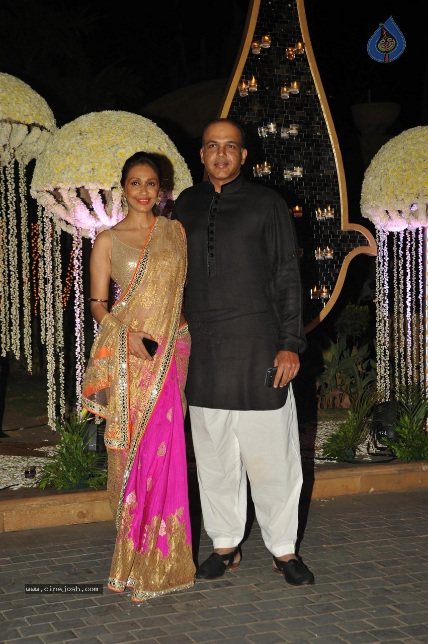 Manish Malhotra Niece Riddhi Malhotra Wedding Reception - 80 / 125 photos
