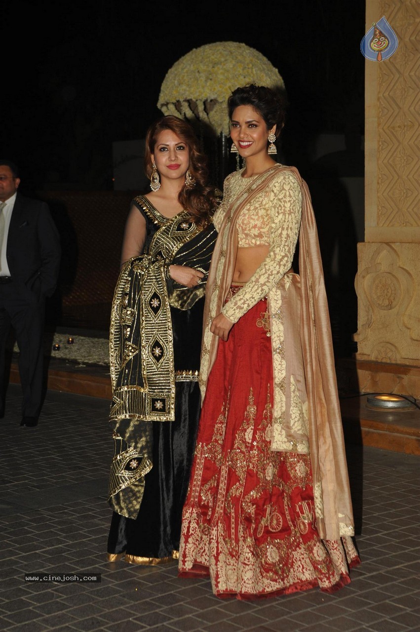 Manish Malhotra Niece Riddhi Malhotra Wedding Reception - 85 / 125 photos