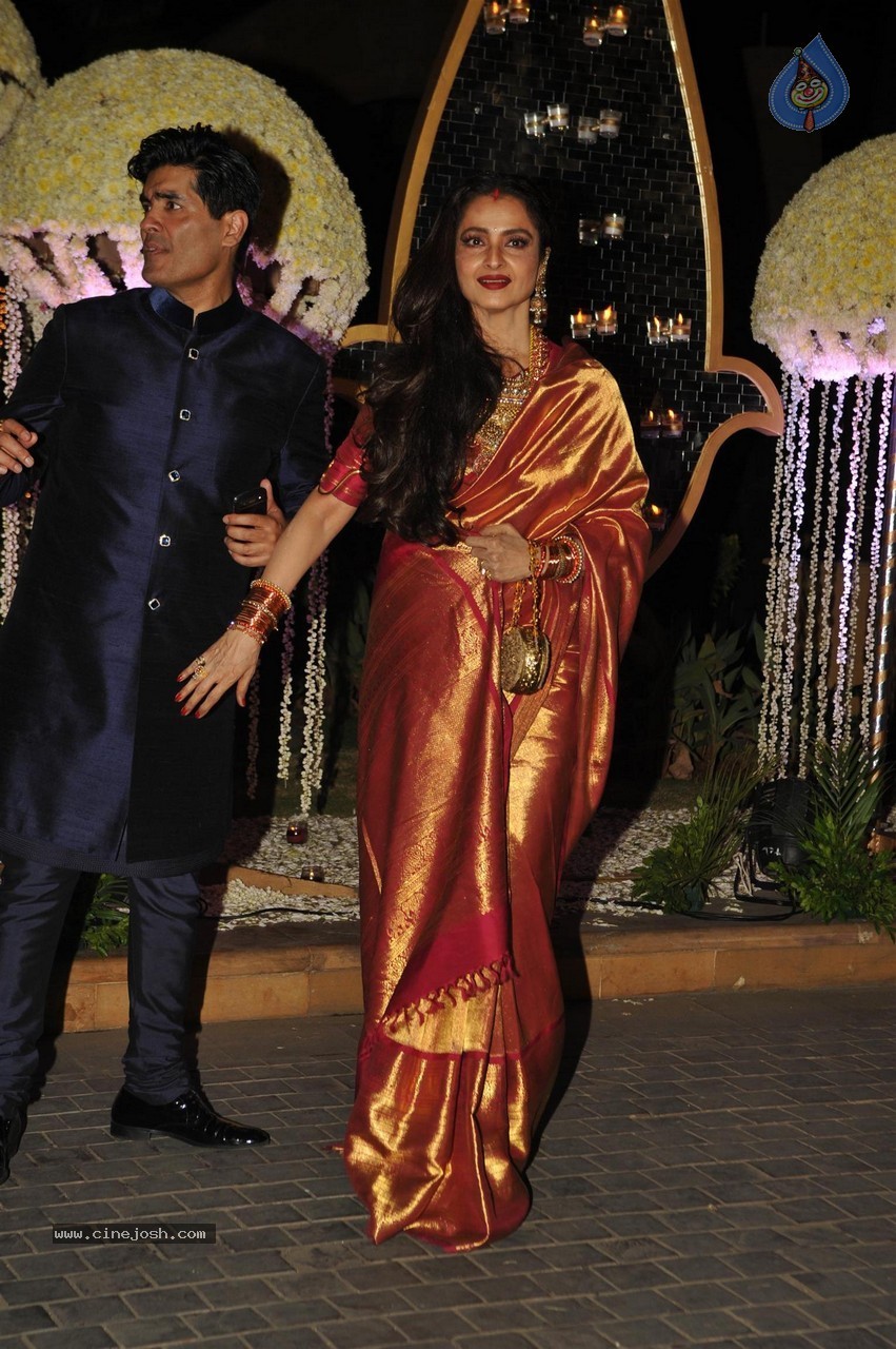 Manish Malhotra Niece Riddhi Malhotra Wedding Reception - 90 / 125 photos