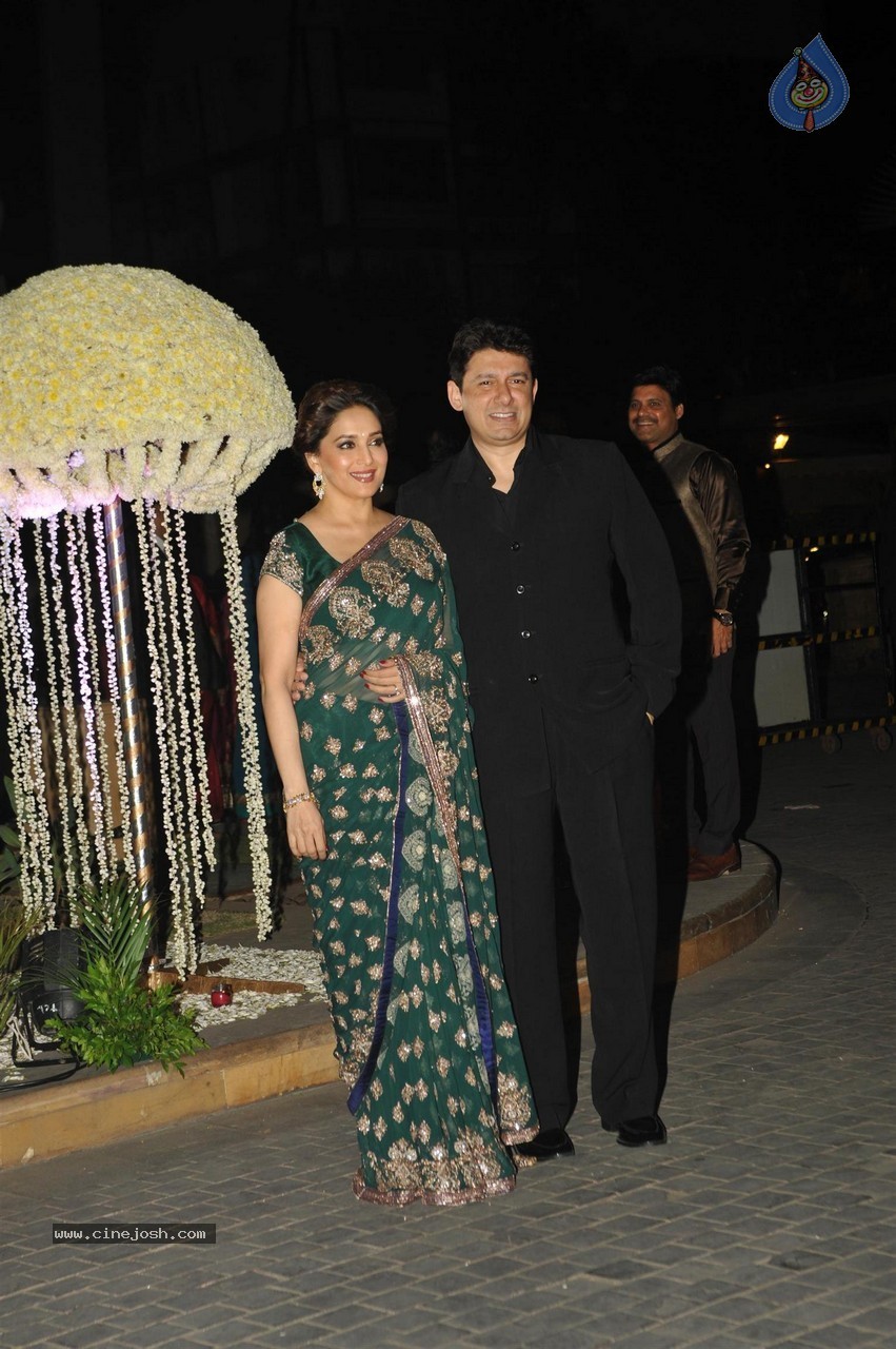 Manish Malhotra Niece Riddhi Malhotra Wedding Reception - 97 / 125 photos