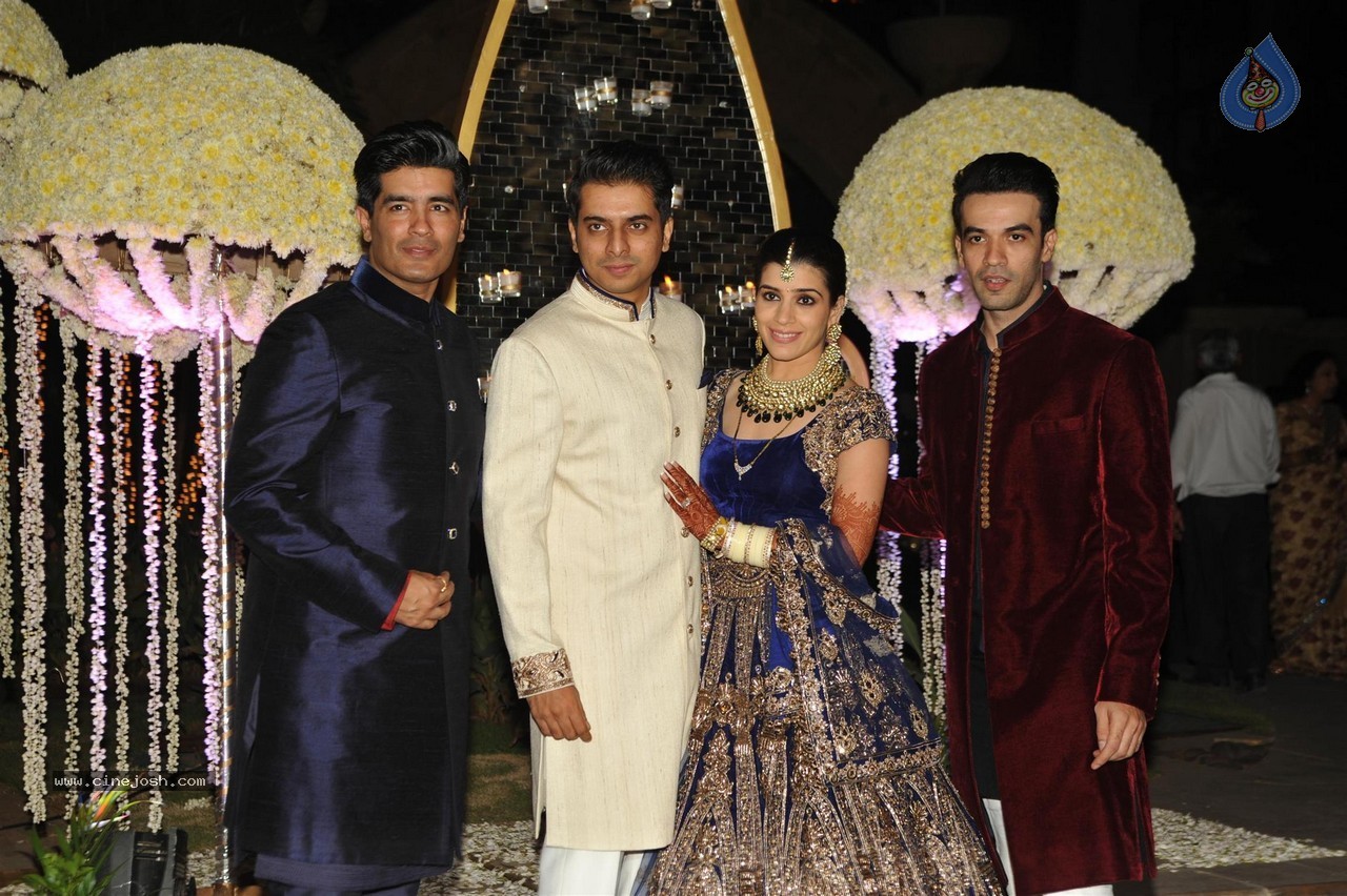 Manish Malhotra Niece Riddhi Malhotra Wedding Reception - 102 / 125 photos