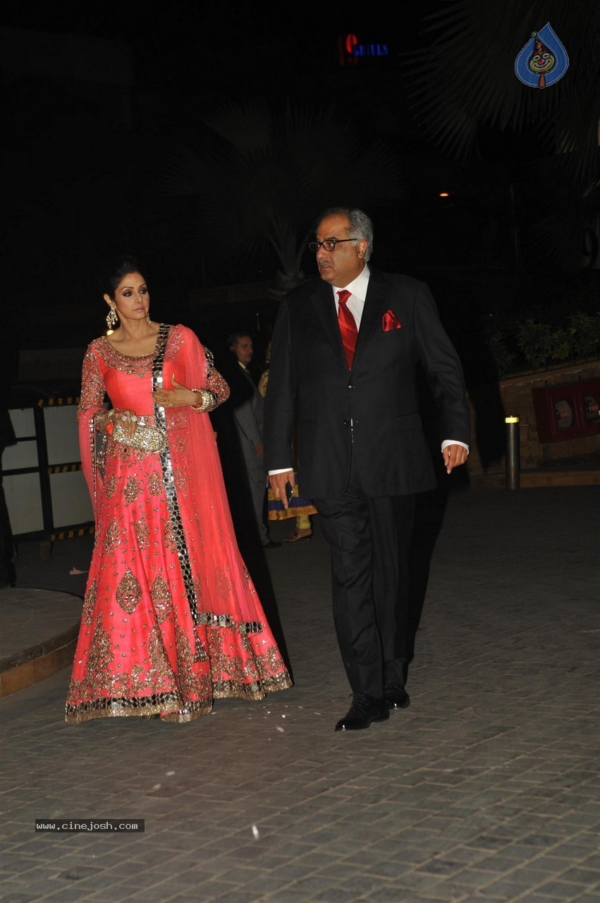 Manish Malhotra Niece Riddhi Malhotra Wedding Reception - 105 / 125 photos