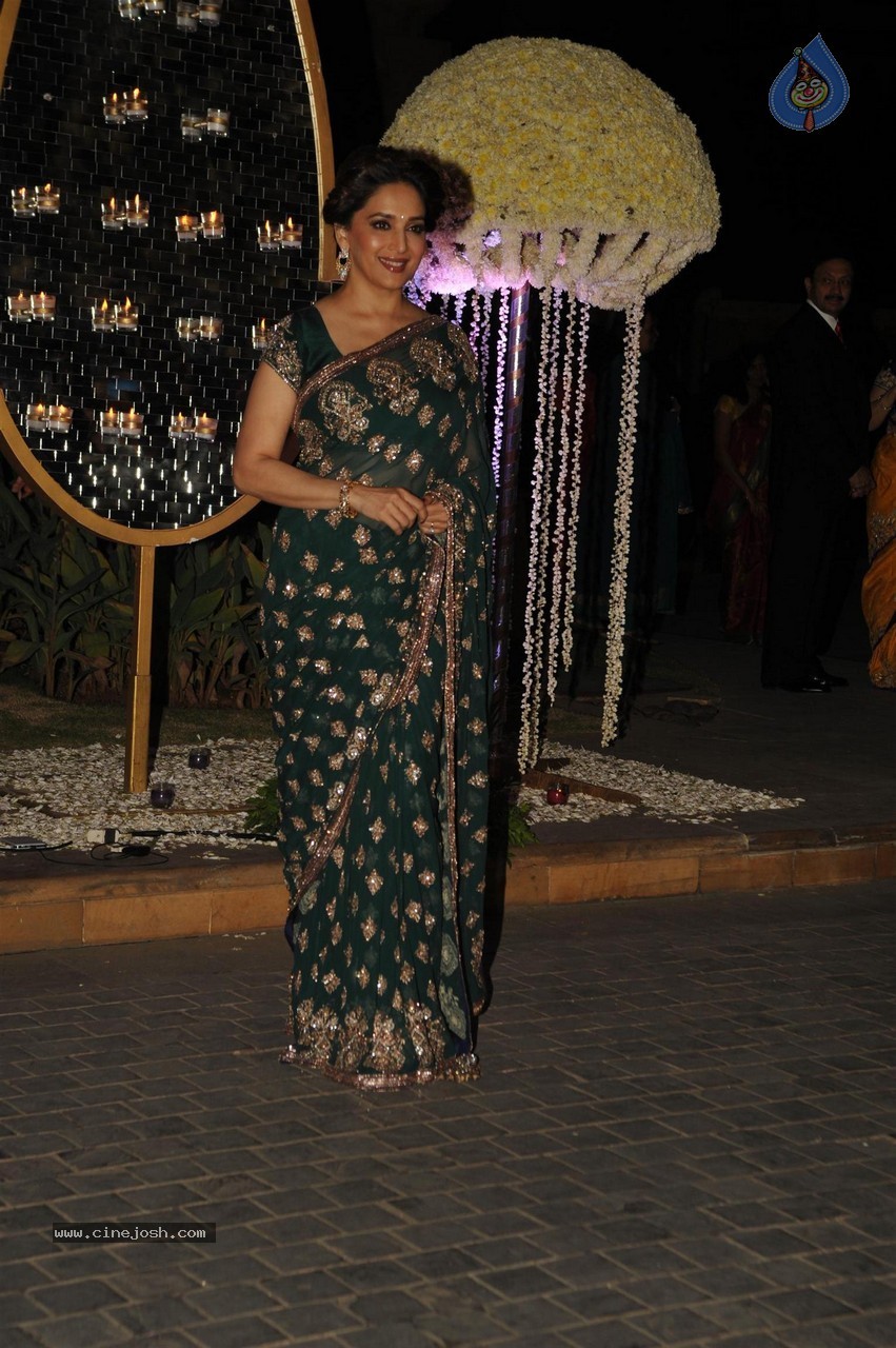 Manish Malhotra Niece Riddhi Malhotra Wedding Reception - 116 / 125 photos