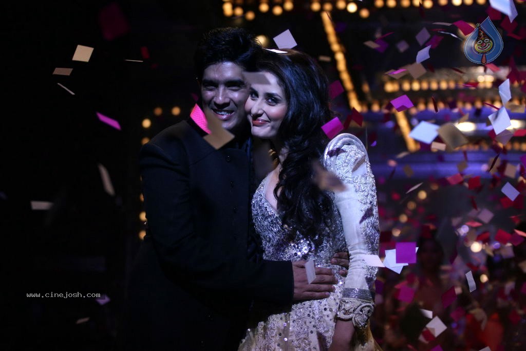 Manish Malhotra Show at LFW 2011 - 30 / 31 photos