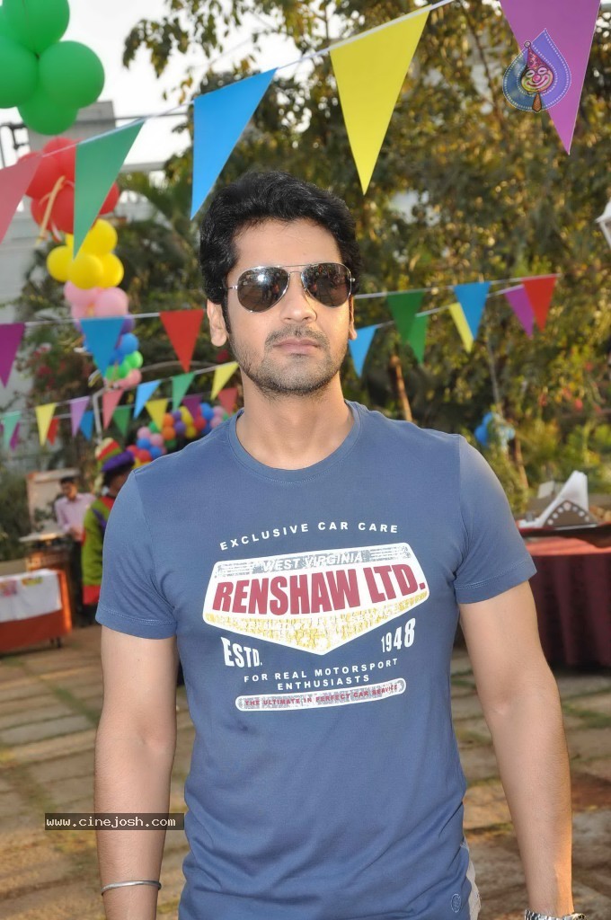 Manoj Bajpai Children Bday Bash - 3 / 57 photos