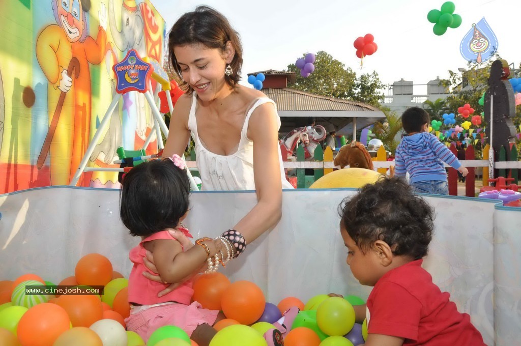 Manoj Bajpai Children Bday Bash - 14 / 57 photos