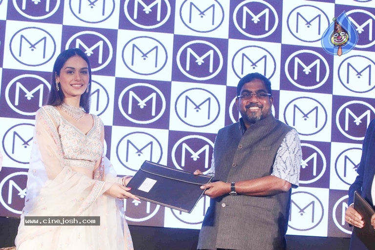 Manushi Chhillar At Press Conference Of Malabar Jewellery Event - 7 / 9 photos