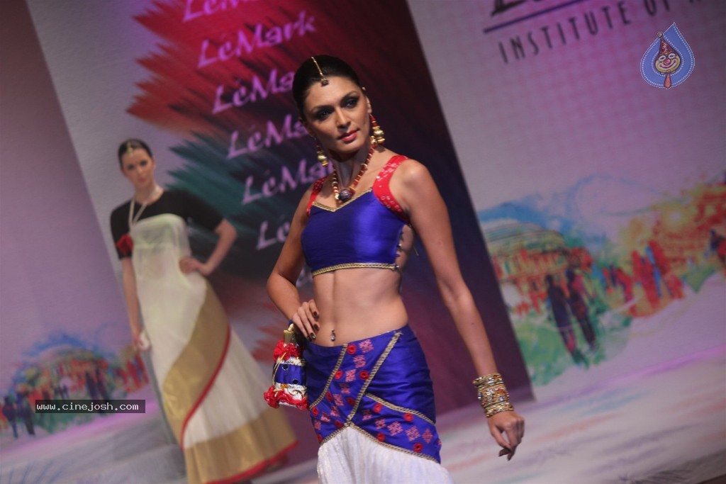 Marque 13 Fashion Show - 2 / 67 photos