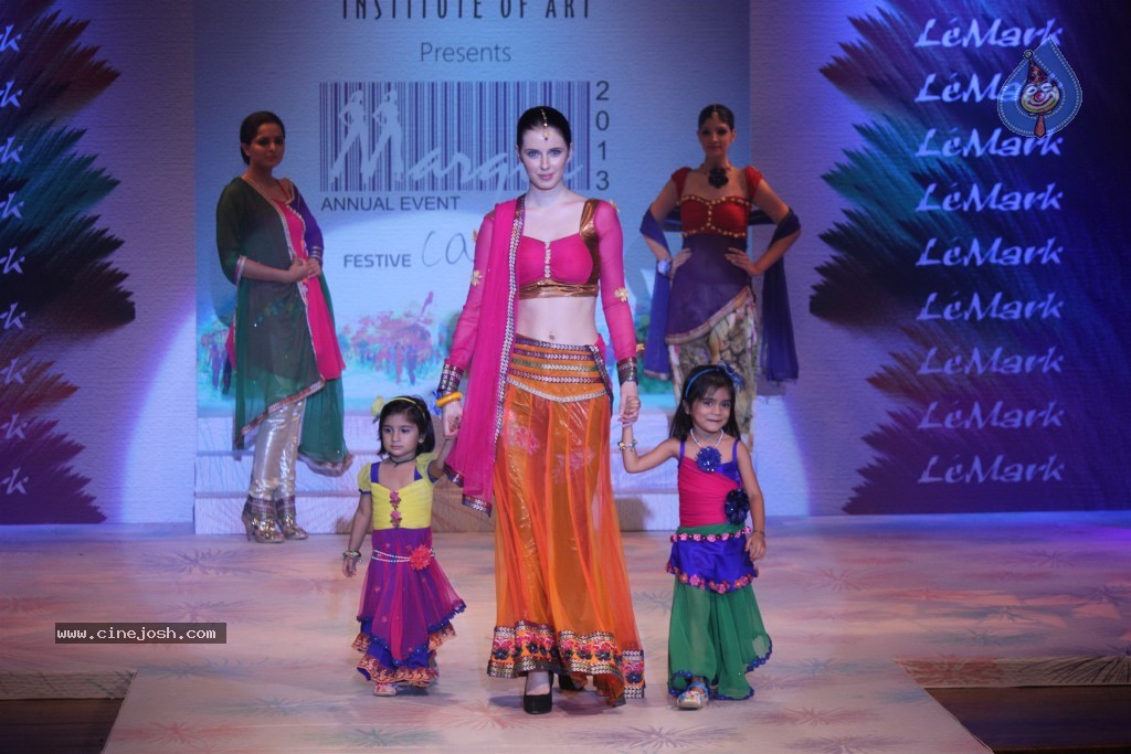 Marque 13 Fashion Show - 27 / 67 photos