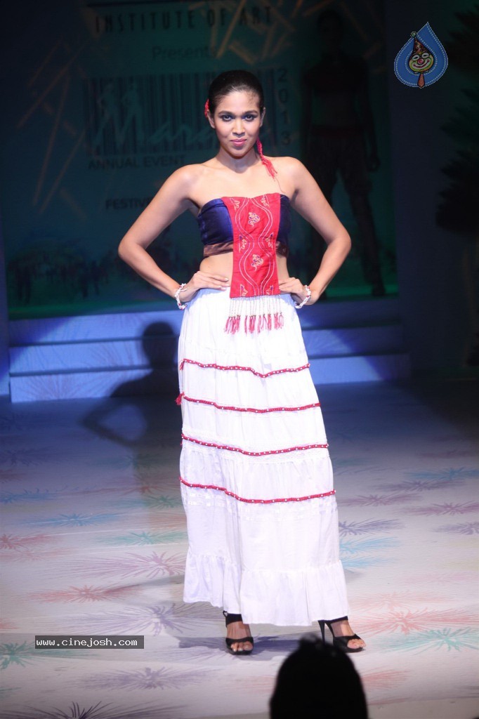 Marque 13 Fashion Show - 46 / 67 photos