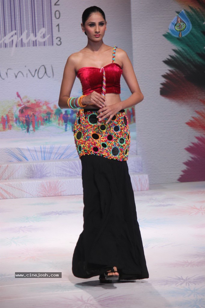 Marque 13 Fashion Show - 55 / 67 photos