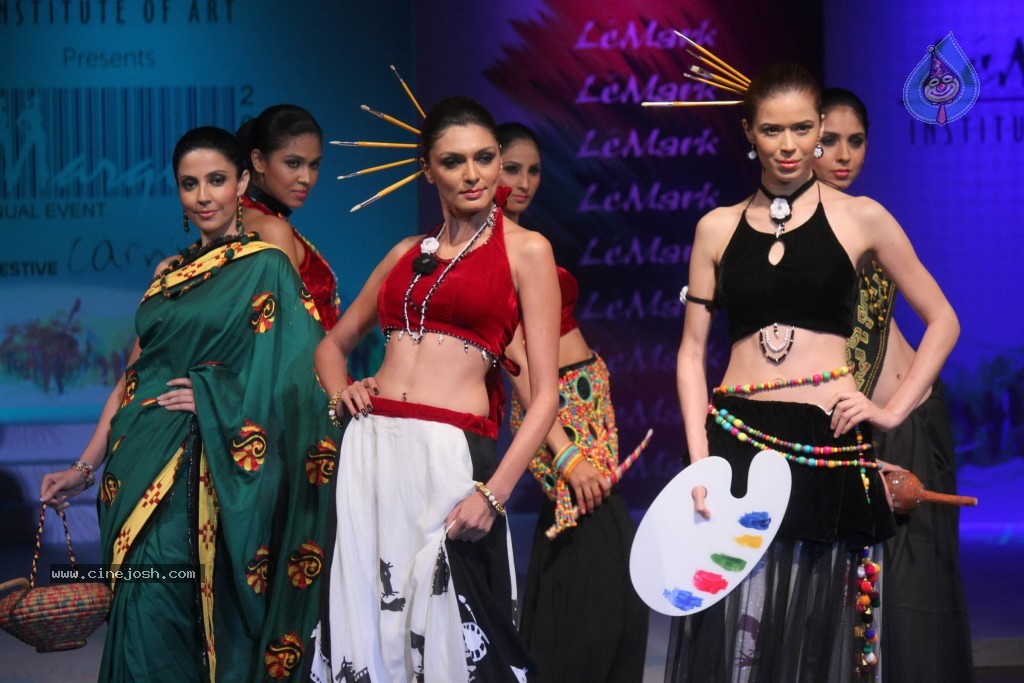 Marque 13 Fashion Show - 64 / 67 photos