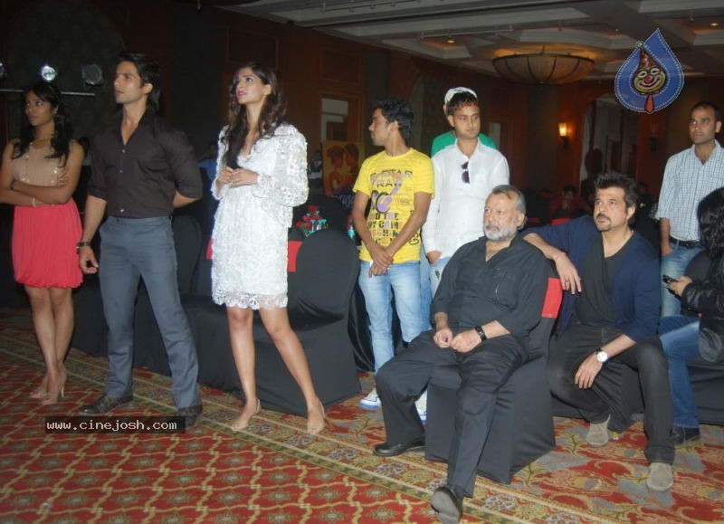Mausam Movie Music Success Party - 33 / 44 photos