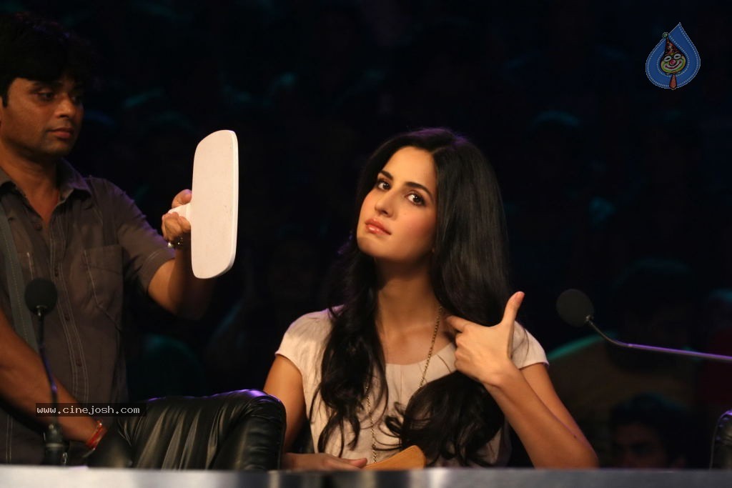 Mere Brother ki Dulhan Cast at INDIAs Got Talent Sets - 20 / 25 photos