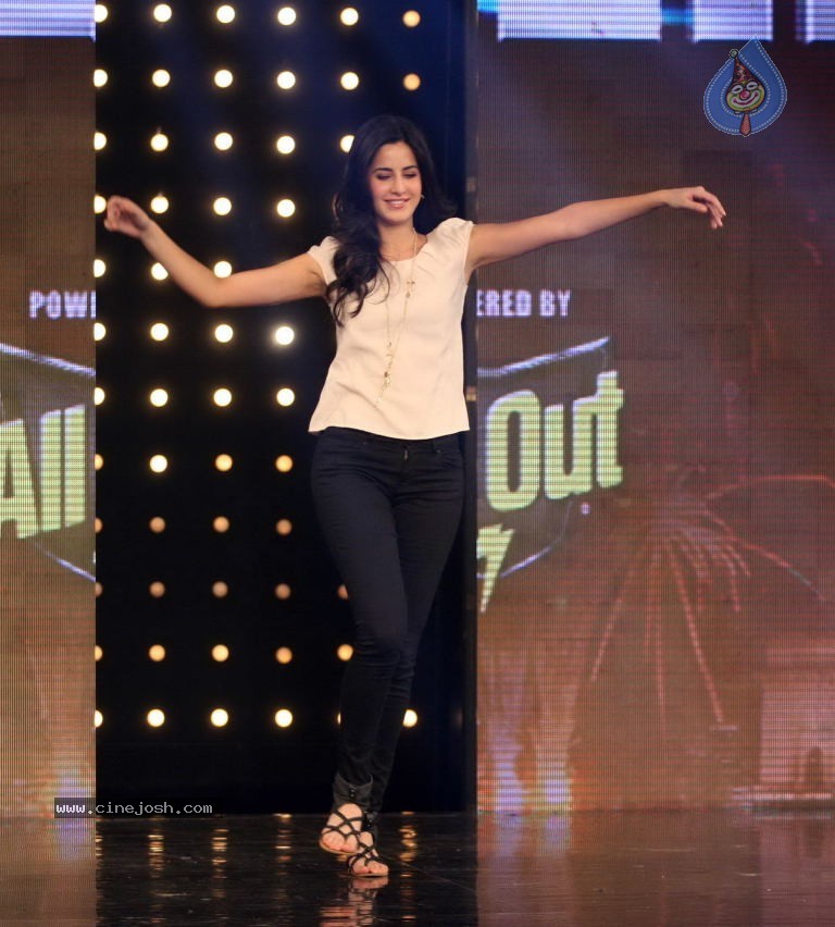 Mere Brother ki Dulhan Cast at INDIAs Got Talent Sets - 24 / 25 photos