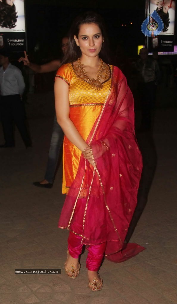 Miley Naa Miley Hum Movie Cast Celebrates Diwali Event - 10 / 55 photos