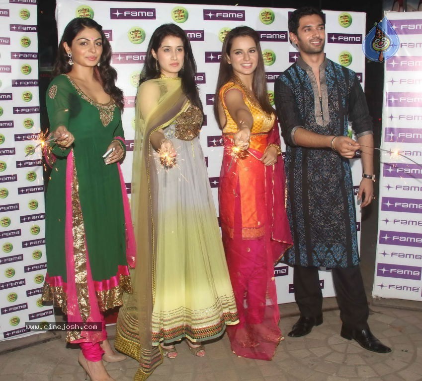 Miley Naa Miley Hum Movie Cast Celebrates Diwali Event - 16 / 55 photos