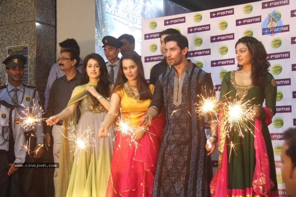 Miley Naa Miley Hum Movie Cast Celebrates Diwali Event - 47 / 55 photos