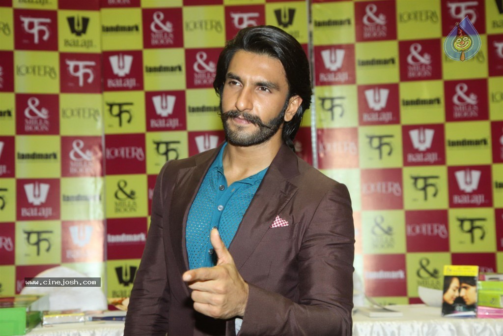 Mills n Boon Lootera Novels Pack Launch - 44 / 58 photos