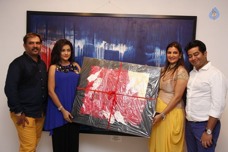 Mishti Chakraborty at Reflections Solo Show - 4 / 9 photos