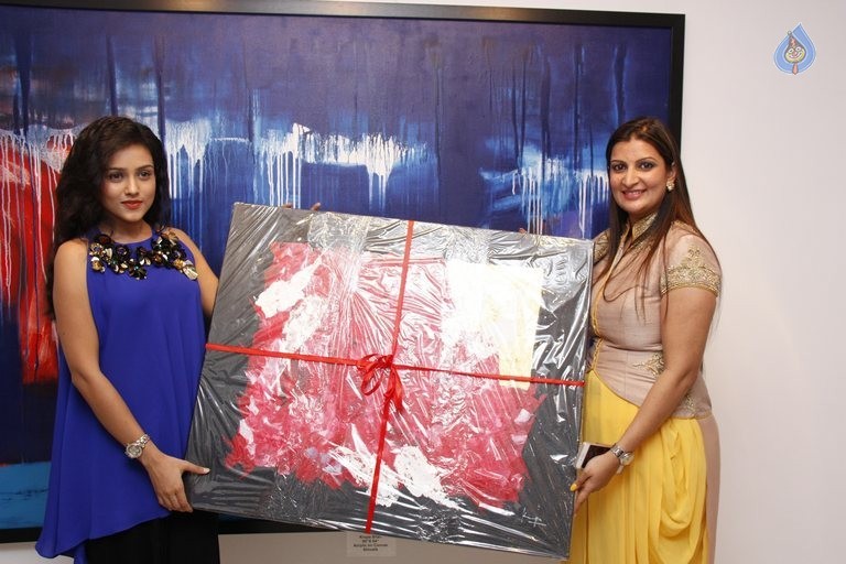 Mishti Chakraborty at Reflections Solo Show - 5 / 9 photos