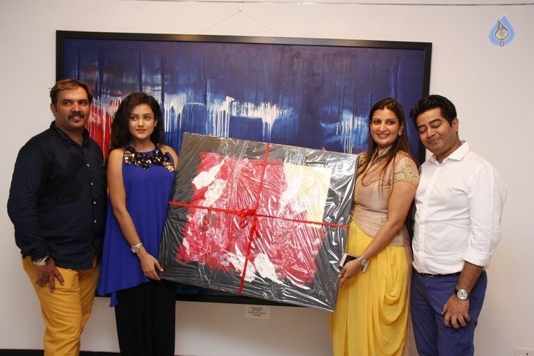 Mishti Chakraborty at Reflections Solo Show - 7 / 9 photos