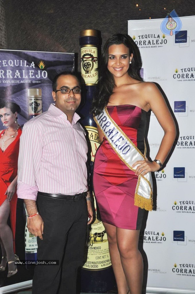 Miss Mexico Elisa Najera at Corralejo Party - 13 / 30 photos