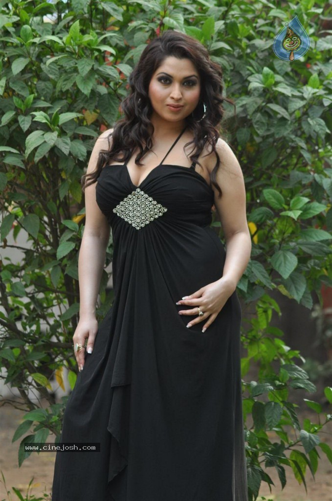 Misti Mukherjee Hot Stills - 58 / 58 photos